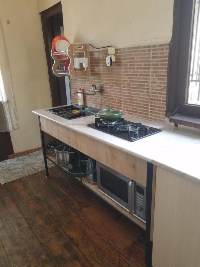 Уиут Ниниа Сад Apartamento Tbilisi Exterior foto
