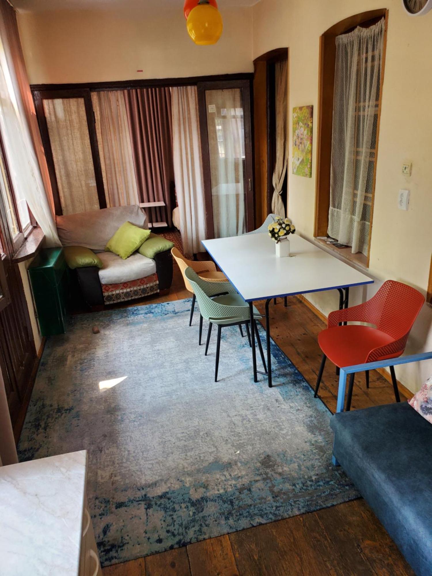 Уиут Ниниа Сад Apartamento Tbilisi Exterior foto